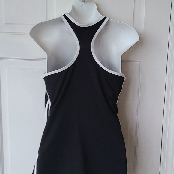 Nike Black White Tank - Picture 3 of 7